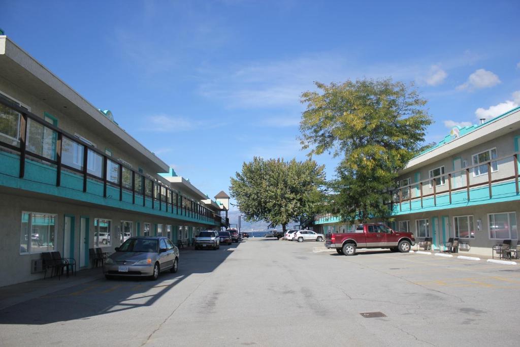 Tiki Shores Inn&Suites Penticton Exterior foto